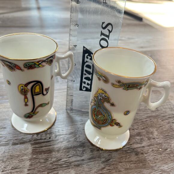 Royal Tara Ireland Celtic Book of Kells Fine Bone China Mug Set of 2 Gold Trim - Picture 5 of 6